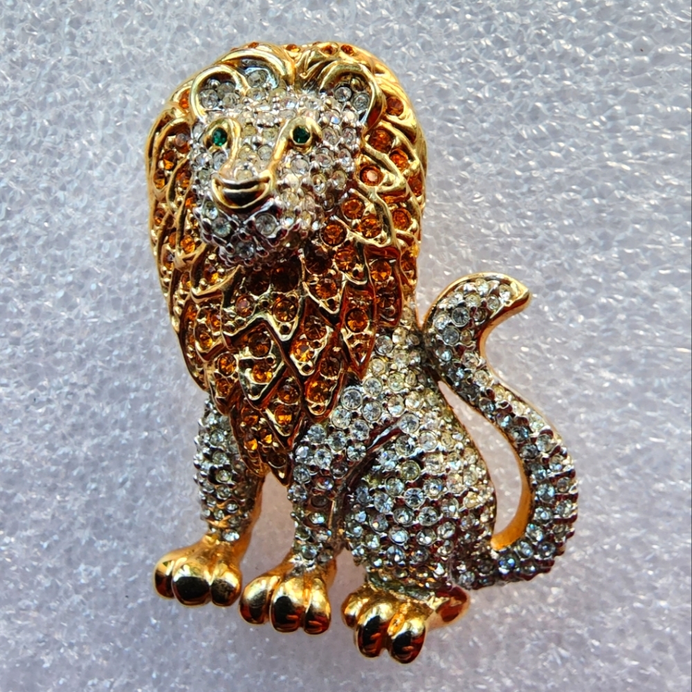 Brooch